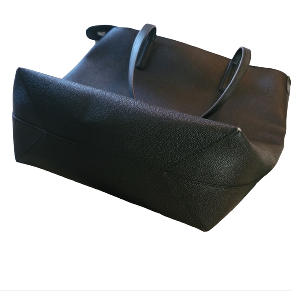 Micheal Kors Crossbody/Tote - Picture 11 of 13